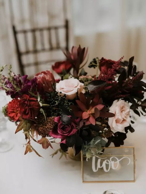 Moody Centerpieces, Moody Wedding Ideas, Moody Wedding Decor, Haunted Wedding, Moody Romantic Wedding, Gloucester Massachusetts, Pink Centerpieces, Castle Wedding Venue, Minimalist Candles