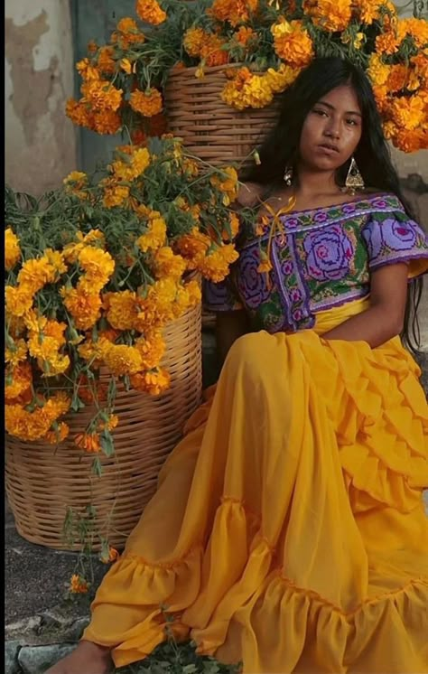 Latina Aesthetic, Mexican Culture Art, Mexican Fashion, Mexican Outfit, Mexican Dresses, My Culture, Mexican Culture, Shooting Photo, Mode Inspo