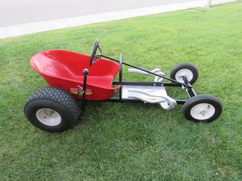 Soap Box Derby Car from a wheel barrow and a few other random things :) LaClair Creations Soapbox Derby Cars, Gocarts Ideas How To Build, Soap Box Racer, Soap Box Derby Cars, Soap Box Cars, Wooden Go Carts For Kids, Go Karts, Go Kart Frame Plans, Racing Go Kart Frame