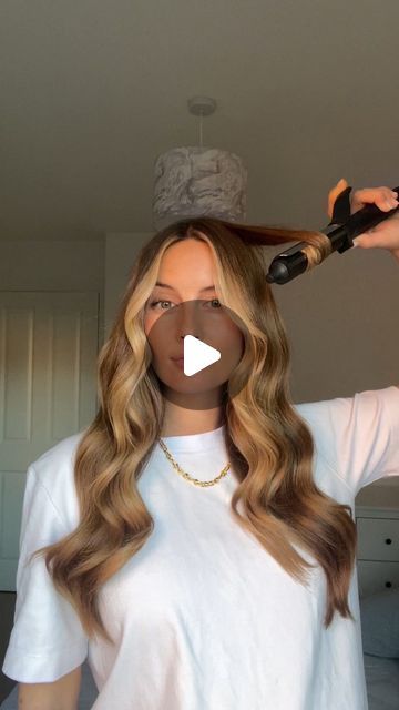 ghd hair on Instagram: "The time has finally come! @itshollylc shares a full talk through of how she achieves her classic, glossy curls🤤  We’ve been waiting for this one 🙏 Holly uses our classic curl tong....which is now 20% off by the way👀   #ghd #ghdhair #sale #haircurltutorial #howtocurlhair #howtowave #healthyhair" S Curl Hair, Curled Down Hair, Smooth Waves Hair, Tonged Curls Long Hair, Soft Waved Hair, How To Do Hair Curls, Mermade Hair Blow Dry Brush, How To Soft Curls For Long Hair, Long Hair With Curls Hairstyles