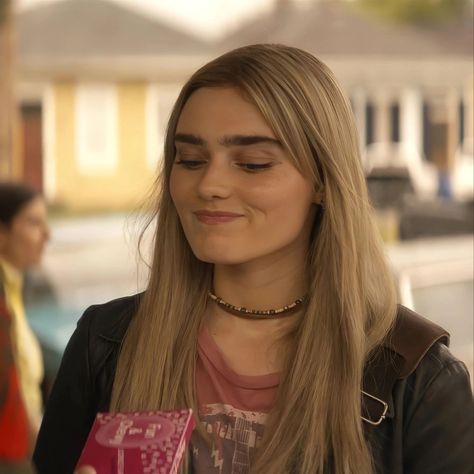 Meg Donnelly Icons, Silver Springs Fleetwood Mac, Mary Campbell, Meg Donnelly, Rhaenyra Targaryen, Silver Springs, Tv Fashion, Katherine Mcnamara, Random Memes