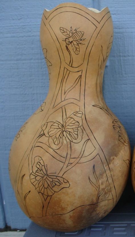 Wood Burning Ideas, Wood Burning Techniques, Gourds Birdhouse, Decorative Gourds, Gourd Lamp, Wood Burning Crafts, Gourds Crafts, Painted Gourds, Wood Burning Patterns