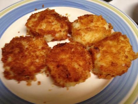 Easy Cod Fish Cakes Recipe Cod Fish Cakes Recipe, Fish Cake Recipe, Seafood Cakes, Cod Fish Cakes, Dinner Dips, Fishing Cakes, Easy Salad Dressings, Quick Easy Salad, Cod Cakes