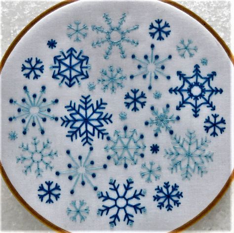 Hand Embroidery Patterns Free Printable, Smocking Pattern, Snowflake Embroidery, Hand Embroidery Patterns Free, Simple Hand Embroidery Patterns, Embroidery Lessons, Hand Embroidery Patterns Flowers, Diy Embroidery Patterns, Embroidery Stitches Tutorial