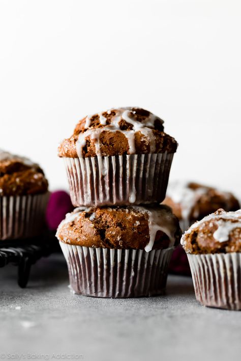 Gingerbread Muffins, Jumbo Muffins, Sally's Baking, Lemon Glaze, Gingerbread Recipe, Gingerbread Cake, Sweet Lemon, Cookie Cups, Christmas Breakfast