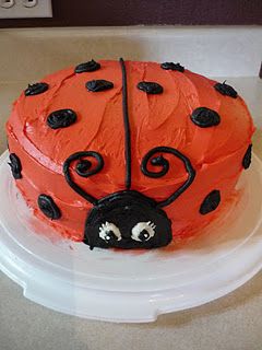 This one's for Butt aka Susannah Wentz - ladybug birthday cai could do this Kids Cupcakes, Ladybird Cake, Toddler Birthday Cakes, Ladybug Cakes, Bug Cake, Ladybug Cake, Ladybug Decorations, Ladybug Birthday Party, Ladybug Birthday