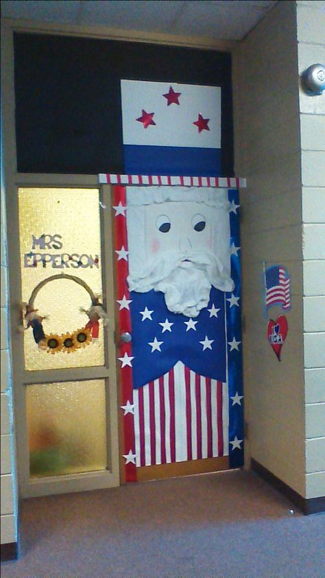 Uncle Sam door decoration for Spirit Day 4th Of July Door Decorations Classroom, Patriotic Classroom Theme, Patriotic Classroom, History Classroom Decorations, Classroom Door Decorations, Preschool Door, Spirit Day, Bullentin Boards, Classroom Doors