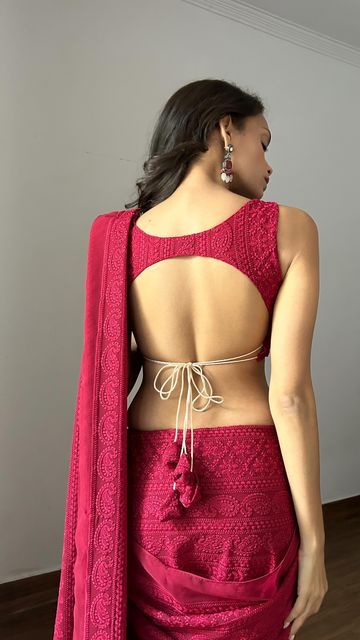 Backless Blouse Designs Open Backs, Back Open Blouse Designs, Delhi Outfits, Back Design For Blouse, Saree Blouse Designs Back, Saree Blouse Back Designs, Blouse Back Designs, Diwali Saree, Blouse Designs For Back