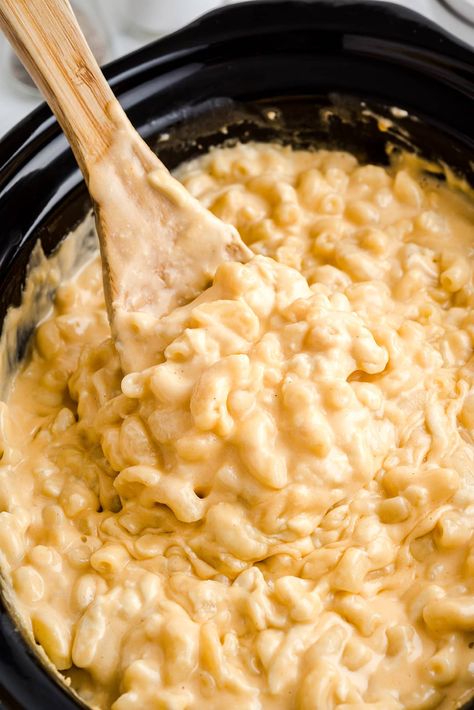 Creamy Crockpot Mac And Cheese Recipe, Panera Mac And Cheese Recipe, Panera Mac And Cheese, Crockpot Macaroni, White Cheddar Mac And Cheese, Crock Pot Mac And Cheese, Crockpot Mac N Cheese Recipe, Crock Pot Mac, The Cozy Cook