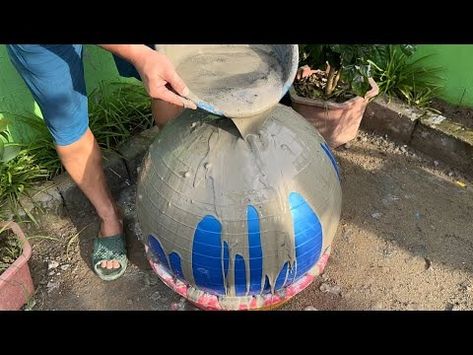 Artwork from cement and balls // Tips make Cement Flower pots // Unique & Beautiful - YouTube Cement Crafts Pots & Planters, Yard Ideas Diy, Cement Work, Cement Ideas, Outdoor Topiary, Jeans Crafts, Cement Design, Cement Flower Pots, Cement Art