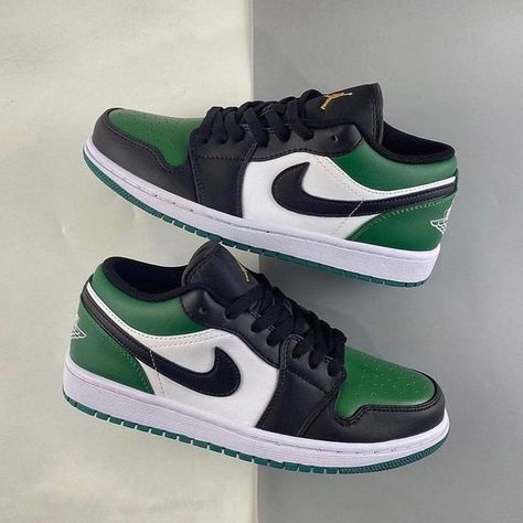 Jordan 1 Green And Black, Green And Black Dunks, Jordan 1 Low Multicolor, Jordan 1 Top 3, Air Jordan 1 Pine Green, Jordan 1 Pine Green, Jordan 1 Low Green, Nike Woman, Cheap Jordan Shoes