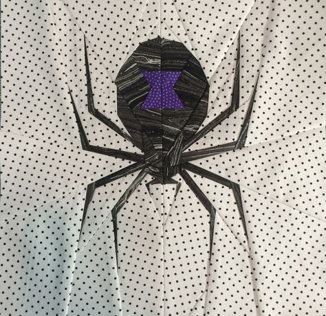 Medium spider block for the Hallowedding quilt.  Pattern by Flying Parrot Quilts Goth Quilt, Spider Quilt, Goth Blanket, Postcard Quilts, Flying Parrot, Quilt Halloween, Goth Room, Space Quilt, Sell Ideas