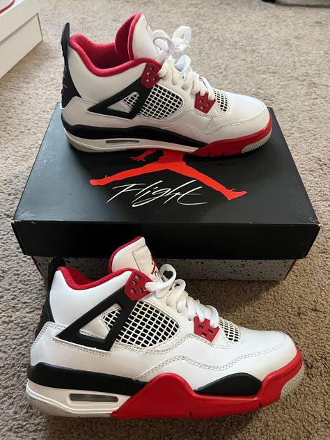 Jordans 4s Red, Red Jordans 4s, Red White Jordans, Jordan Rouge, Red Retro Jordans, Fire Red 4s, Red And White Jordans, Cool Jordans, Jordan 4 Red