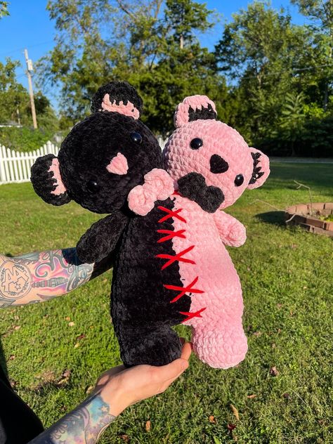 Jumbo Two Headed Plushie, Jumbo Crochet Doll, Two Head Crochet Plushies, Custom Doll, Halloween Plush, Made to Order Doll, Cute Halloween - Etsy UK Black Cat Stuffed Animal, Jumbo Crochet, Head Crochet, Black Cat Plush, Halloween Plush, Boxy Bags, Crochet Plushies, Doll Halloween, Crochet Turtle