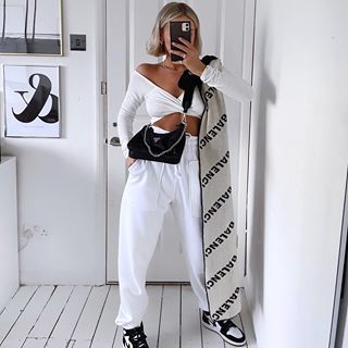 Instagram Inspo, Travel Music, Clothes And Shoes, Photography Travel, Instagram Sign, Beauty Fashion, Mood Boards, White Jeans, Two Piece Pant Set