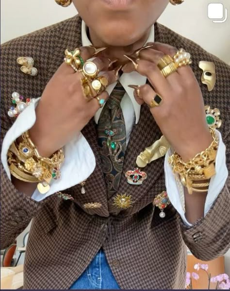 Maximalist Jewelry, Street Style Jewelry, Dope Jewelry Accessories, Street Fashion Men Streetwear, Dope Jewelry, Jewelry Fashion Trends, Funky Jewelry, Jewelry Lookbook, Maximalism