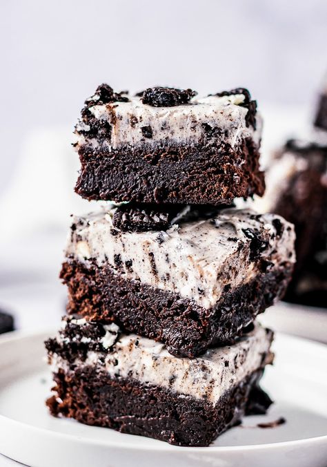 Easy Oreo Brownies, Oreo Based Desserts, Oreo Flavored Desserts, Brownies With Cream Cheese, Oreo Dream Bars, Oreo Cheesecake Brownies, Oreo Brownie, Unique Brownie Recipes, Different Brownie Flavors