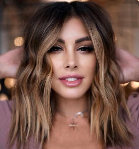 Money Pieces and Highlights for Dark Hair Balayage Root Melt, Dark Brown Hair With Highlights, Highlights Ideas, Light Blonde Highlights, Hair With Highlights, Hair Adviser, Money Piece, Dark Hair With Highlights, Brown Hair Balayage