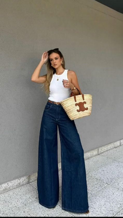 Wide Leg Outfits, Bored Drawing, Wide Leg Jeans Outfits, Patch Pocket Jeans, Women Street Style, Wide Leg Outfit, Wide Leg Jeans Outfit, Wide Leg Pants Outfit, Looks Jeans