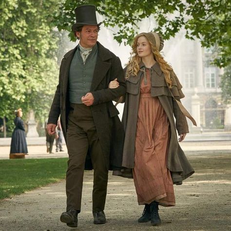 Jean Valjean & Cosette Les Miserables Jean Valjean, Les Miserables Costumes, Narnia Costumes, Human Base, Jean Valjean, Dr Zhivago, Costume Drama, Mother Jeans, Movie Costumes