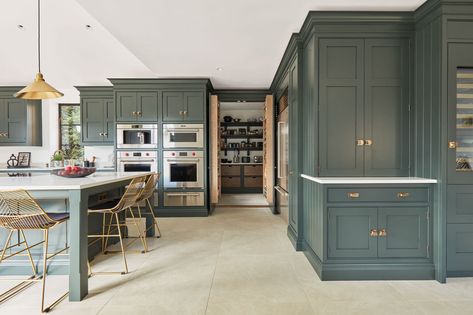 Luxury Green Kitchen, Kitchen With Hidden Pantry, Tom Howley Kitchen, Orangery Extension Kitchen, Drinks Area, Dream Kitchen Island, Pantry Scullery, Tile Floor Kitchen, Kitchen Snug