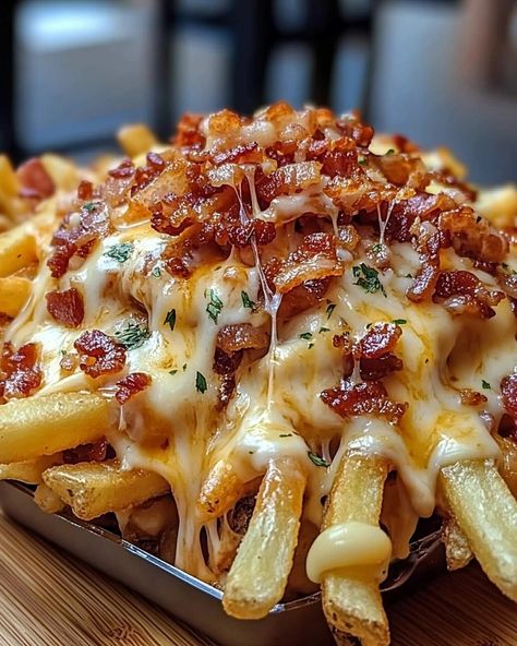 Savor the ultimate comfort with Loaded Bacon Cheese Fries! 🥓🍟 Cheesy, crispy goodness perfect for any snack attack! 😋 #LoadedFries #CheesyFries #CrispyDelight #BaconLove Cheesy Garlic Fries, Bacon Cheese Fries Recipe, Healthy Loaded Fries, Bacon And Cheese Fries, Loaded French Fries Recipe, Queso Fries, Battered Fries, Loaded Cheese Fries, Fries And Cheese