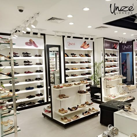 Shoe Shop Interior Design, Shoes Shop Design Ideas, Shoe Store Interior, Shoe Store Display, Beauty Shop Decor, Shoe Shops, Shoe Store Design, Store Shelves Design, New Store Opening