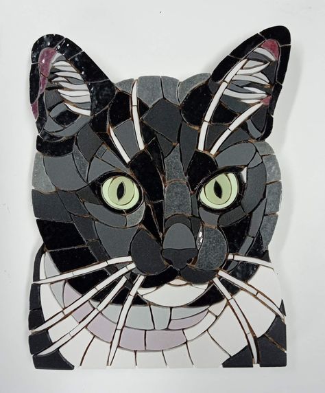 Mosaic Tiles Crafts, Freehand Machine Embroidery, Mosaic Animals, Gorgeous Cats, Mosaic Artwork, Mosaic Garden, Mosaic Projects, Mosaic Designs, Stained Glass Mosaic