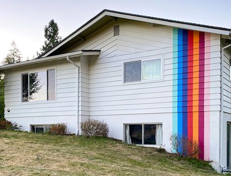 How I Painted my House Exterior and Added a Mural - Banyan Bridges Painted Vinyl Siding House Exteriors, Repainting Exterior House, Striped House Exterior, Vinyl Siding Decorating Ideas, Side Of House Mural, Mural On Vinyl Siding, Facade Painting Ideas, Mural On Siding, Painted Chimney Exterior