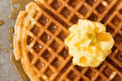 Waffle Batter Recipe, Buttermilk Waffles Recipe, Best Waffle Recipe, Belgian Waffles Recipe, Easy Waffle Recipe, Buttermilk Waffles, Pancake Mix Recipes, Waffle Maker Recipes, How To Make Waffles