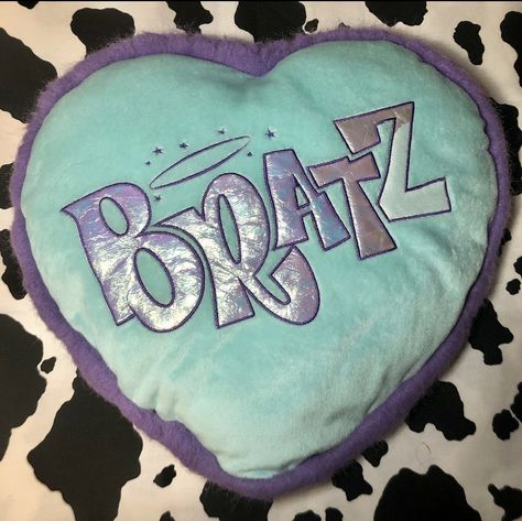 Bratz Comforter, Bratz Dolls Y2k, Y2k Pillows, Bratz Pillow, Y2k Aesthetic Bedroom, Bratz Room Decor, Bratz Bedroom, Decades Dance, Y2k Bratz Doll