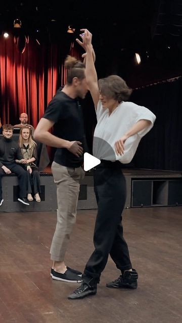 Swing Dance Aesthetic, Improv Dance, Dance Video Song, Swing Dance Moves, West Coast Swing Dance, Dancing Couple, Cool Dance Moves, Swing Dance, Dancing Aesthetic