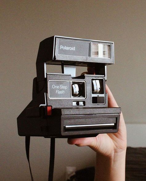 Polaroid Camera Vintage Aesthetic, Poloroid Camera 80s, Vintage Polaroid Camera Aesthetic, Polaroid Camera Aesthetic, Old Polaroid Camera, Polaroid Camera Vintage, Old Polaroid, Vintage Polaroid Camera, Camera Polaroid