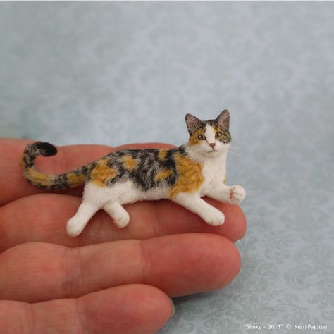 Miniature Cat, Needle Felted Cat, Cat Sculpture, Polymer Clay Animals, Felt Cat, Clay Animals, Miniature Animals, Cat Crafts, Needle Felted Animals