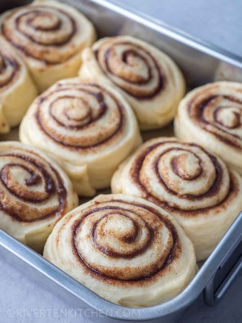 Soft Cinnamon Buns, Cinnamon Rolls Homemade Quick, Easy Cinnamon Rolls Small Batch, Small Batch Doughnut Recipe, Cinnamon Rolls Small Batch Recipe, Cinnamon Buns Small Batch, Small Batch Cinammon Rolls, Easy Small Batch Cinnamon Rolls, Quick Easy Cinnamon Rolls Simple