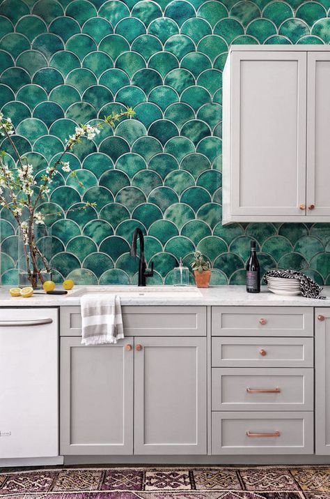 Colorful Kitchen Backsplash, Hgtv Kitchens, Teal Tile, Colorful Backsplash, Unique Backsplash, Teal Kitchen, Urban Kitchen, Kabinet Dapur, Glass Tile Backsplash