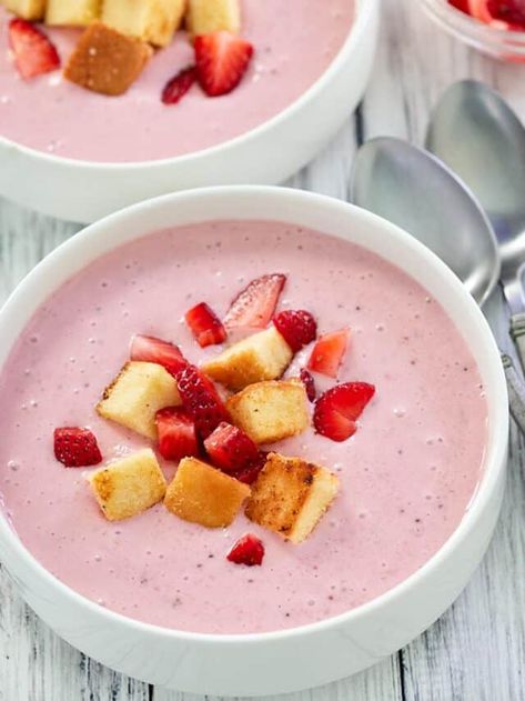 Chilled Strawberry Soup Recipe Strawberry Soup Disney, Cold Strawberry Soup, Strawberry Soup Chilled, Fruit Soup Recipe, Strawberry Bisque, Strawberry Soup Recipe, Chilled Soups, Chilled Soup Recipes, Strawberry Soup