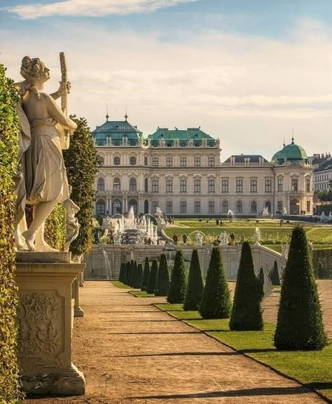 Belvedere Palace, Vienna Travel, Castle Aesthetic, Austria Travel, Chateau France, Beautiful Castles, Innsbruck, Vienna Austria, Salzburg