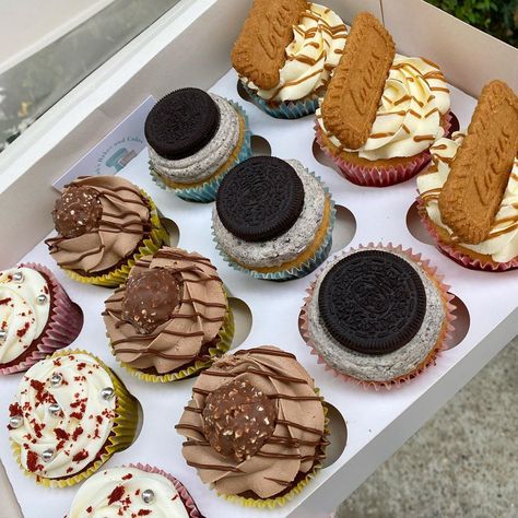 Customized Cupcakes, Ferrero Rocher Cupcakes, Biscoff Cupcakes, Dessert Names, Basic Baking, Strawberry Ideas, Oreo Cupcakes, Cupcake Flavors, Creative Birthday Cakes