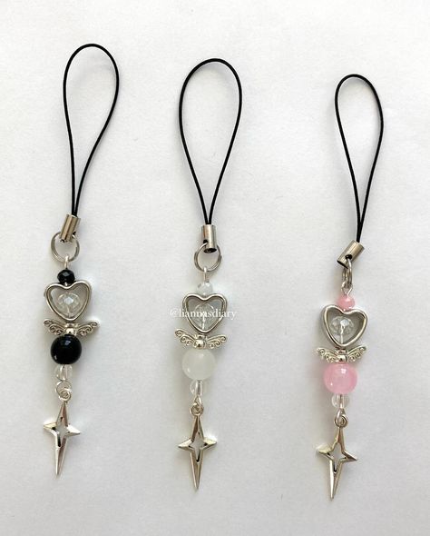 heart phone charms ♡ ────୨ৎ──── — ♡ ✧ black - $5 ✧ white - $5 ✧ pink - $5 —— ۫꣑ৎ * price does not include shipping ⋆˚࿔ payment methods 𝜗𝜚˚⋆ ⌗ apple pay, cash app, venmo & cash select the text button on my profile to purchase! ✉️ . . . #smallbusiness #beadedjewelry #phonecharms #charms #bagcharms #dango #dangocharms #matchingkeychains #keychains #liannasdiary Apple Pay Cash, Matching Keychains, Phone Charms, S Diary, Cash App, Apple Pay, Phone Charm, Beaded Jewelry Diy, Bracelets And Charms