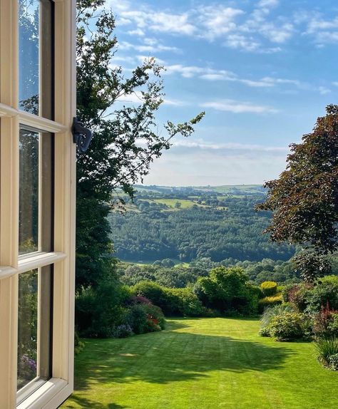 Pretty Landscapes, Bedroom Windows, Window View, Through The Window, Alam Yang Indah, English Countryside, Nature Aesthetic, Pretty Places, Country Life