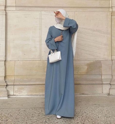 Abaya Dress Design, Hijabi Outfit Ideas, Hijabi Street Style, Burqa Design, Abaya Outfits, Simple Abaya, Islamic Modest Fashion, Muslimah Fashion Casual, Abaya Outfit