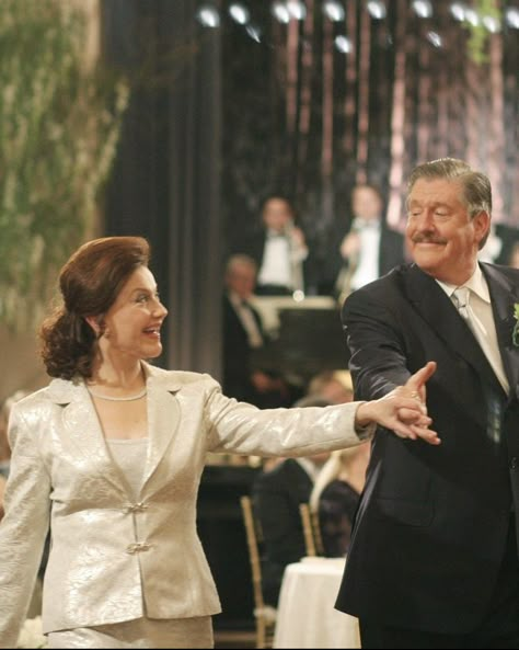 Emily And Richard Gilmore, Gilmore Girls Emily, Emily And Richard, Richard Gilmore, Emily Gilmore, Gilmore Girls Seasons, Team Logan, Lorelai Gilmore, Stars Hollow