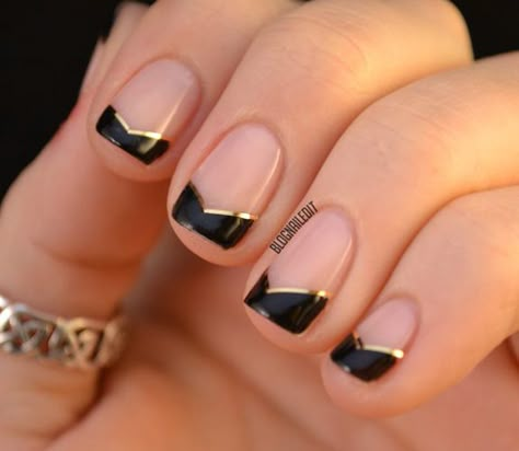 Metalizadas, en negro y dorado... Keyboard Friendly Nails, Metallic Nails Design, Nail Aesthetic, Metallic Nail Art, Her Nails, Super Nails, Metallic Nails, Nails 2023, Spring Nail Art