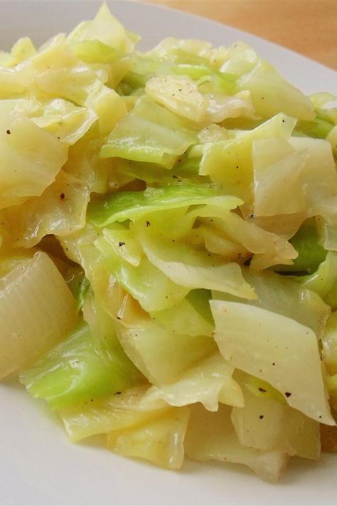 Boil Cabbage Recipe, Cooked Cabbage Recipes, Cabbage Recipes Southern, Cabbage Side Dish, Boiled Cabbage, Buttered Cabbage, Steamed Cabbage, Braised Cabbage, Cabbage Recipe