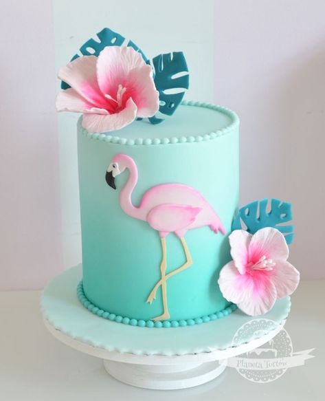 2 Tier Flamingo Cake, Flamingo Themed Cake, Flamingo Bday Cake, Flamingo Cakes Birthday, Pink Flamingo Cake Ideas, Simple Flamingo Cake, Flamingo Birthday Cakes, Flamingo Birthday Cake Ideas, Flamingo Cake Birthday