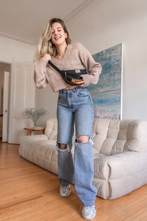 2022 Wide Leg Jeans, High Rise Wide Leg Jeans Outfit, Low Rise Baggy Pants, High Rise Jeans Outfit, Wide Leg Jean Outfits, Wide Leg Jeans Outfit Summer, Wide Jeans Outfit, Wide Leg Outfit, Flare Jeans Outfit