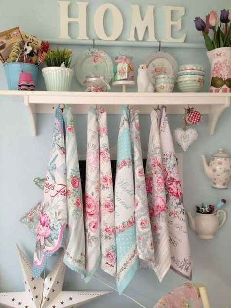 Shabby Chic Decorating, Cocina Shabby Chic, Chic Kitchen Decor, Styl Shabby Chic, Shabby Chic Kitchen Decor, Decoration Shabby, Estilo Shabby Chic, Shabby Chic Vintage, Chic Kitchen