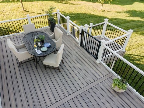 Trex Porch, Trex Patio, Trex Deck Colors, Composite Decking Designs, Decking Railing, Trek Deck, Trex Composite Decking, Deck Design Ideas, Deck Colors