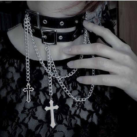 Grunge Jewelry, Goth Jewelry, Goth Aesthetic, Alt Fashion, Alternative Outfits, Gothic Jewelry, Edgy Outfits, Stylish Jewelry, Grunge Aesthetic